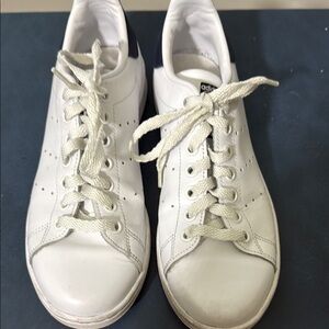 Adidas White Athletic Shoes with Classic Style